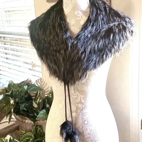 EXPRESS Vintage Faux Fur Collar Black/Grey Jacket/Coat/Sweater Attachable/Detach - Picture 4 of 7